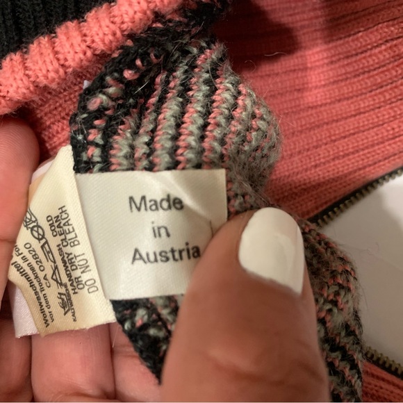 Vintage MONDI Wool Blend Sweater: 80s Abstract Art Design - Picture 10 of 10